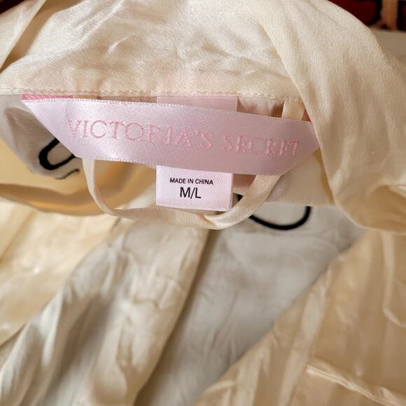 Vtg Victoria Secret Embroidered Robe Ivory Black Flowers Vines - Picture 5 of 8